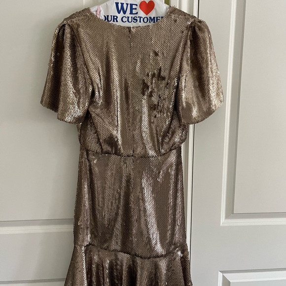 Gold sequin cocktail dress. - Picture 1 of 3